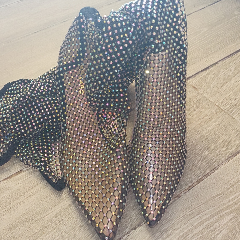 Heels - Picture 2 of 2